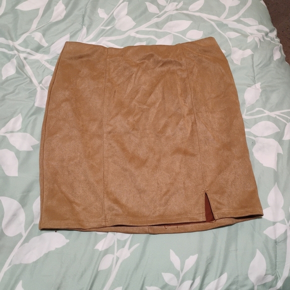 Chic Tan Pencil Skirt for Women - Picture 1 of 8